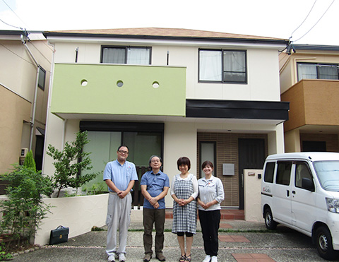 名古屋市Ｎ様_外壁屋根塗替工事_施工後記念撮影