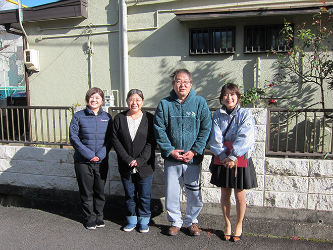 愛知県春日井市N様_屋根リフォーム（屋根カバー工法、重ね葺き工事）_お客様の声_記念撮影