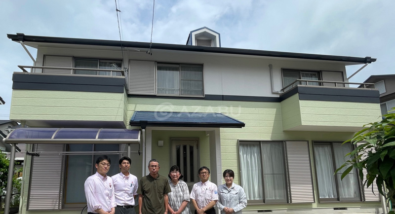 愛知県春日井市Ｋ様_外壁屋根リフォーム_お客様の声_記念撮影2_株式会社麻布