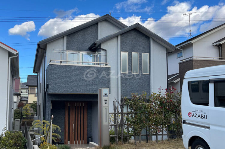 愛知県春日井市K様邸 意匠壁はデザイン塗装のWBアート多彩仕上げ、他の外壁と屋根はAGCフッ素ボンフロンエナメルGT仕様で塗り替えました