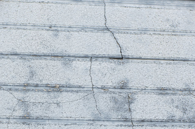 外壁のひび割れ（クラック）