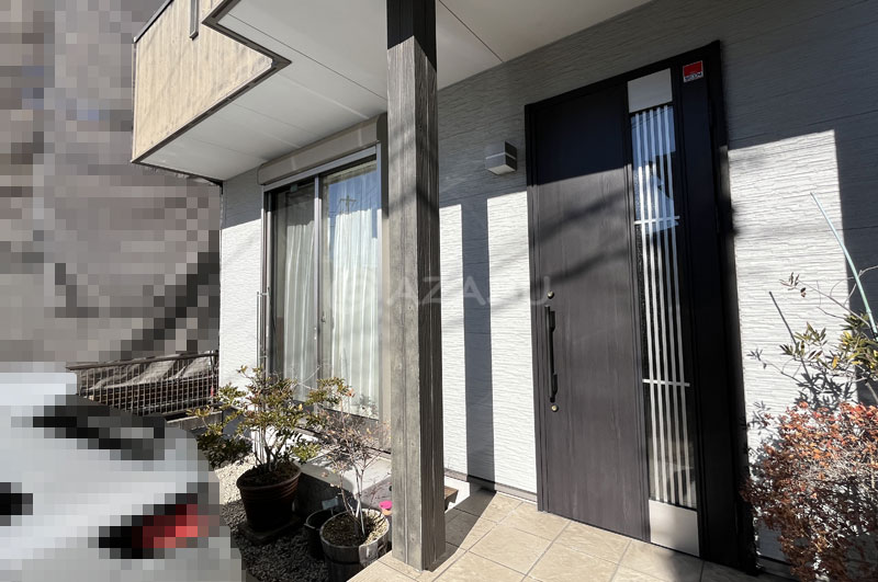 玄関柱と玄関周り