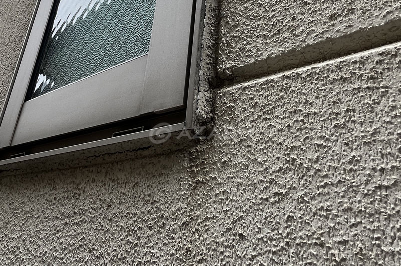 サッシ周りシール（濃色部分）