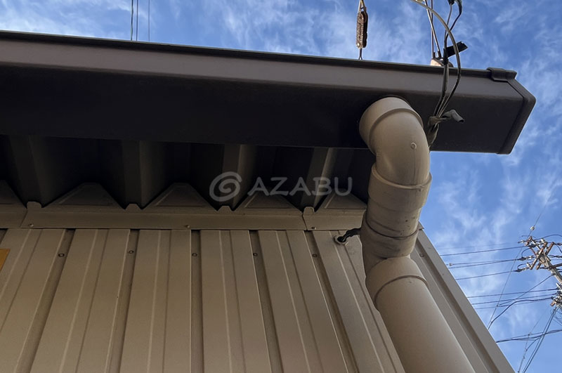 ガレージの軒樋（雨樋）