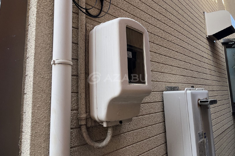 電気ボックスやその周辺の外壁、雨樋