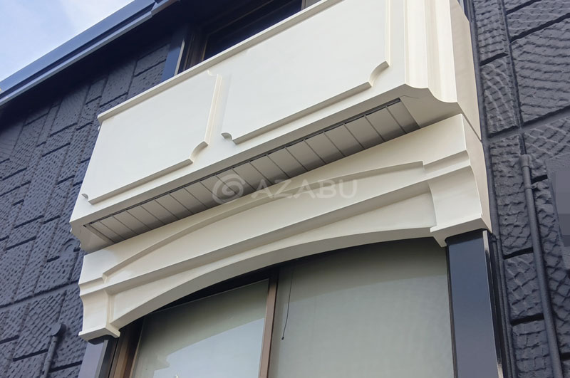 フラワーボックス、掃き出し窓の装飾枠